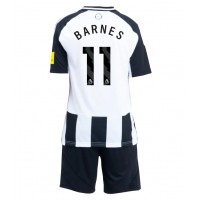 Dětský fotbalový dres Newcastle United Harvey Barnes #11 2024-25 Domácí Krátký Rukáv (+ trenýrky)